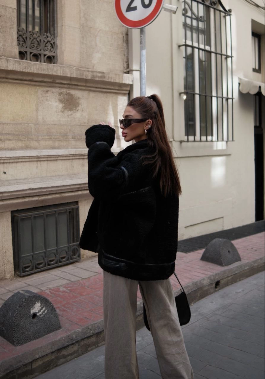 ASSEMA Kadın Cıt Cıt Detaylı Peluş Şık Mont Ceket - Siyah