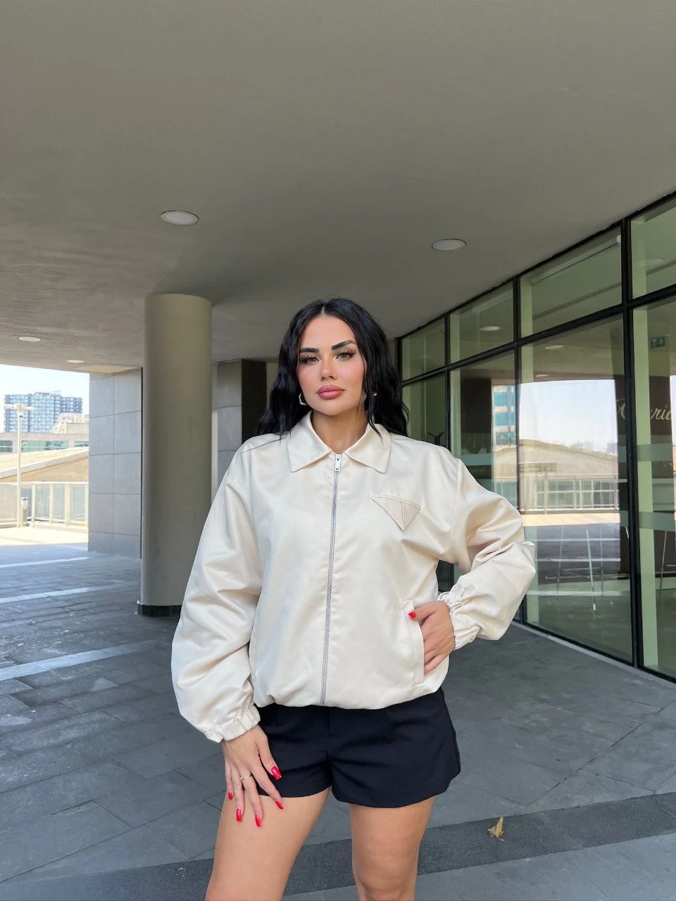 ASSEMA Kadın Fermuarlı Gömlek Yaka Bomber Ceket - Beyaz